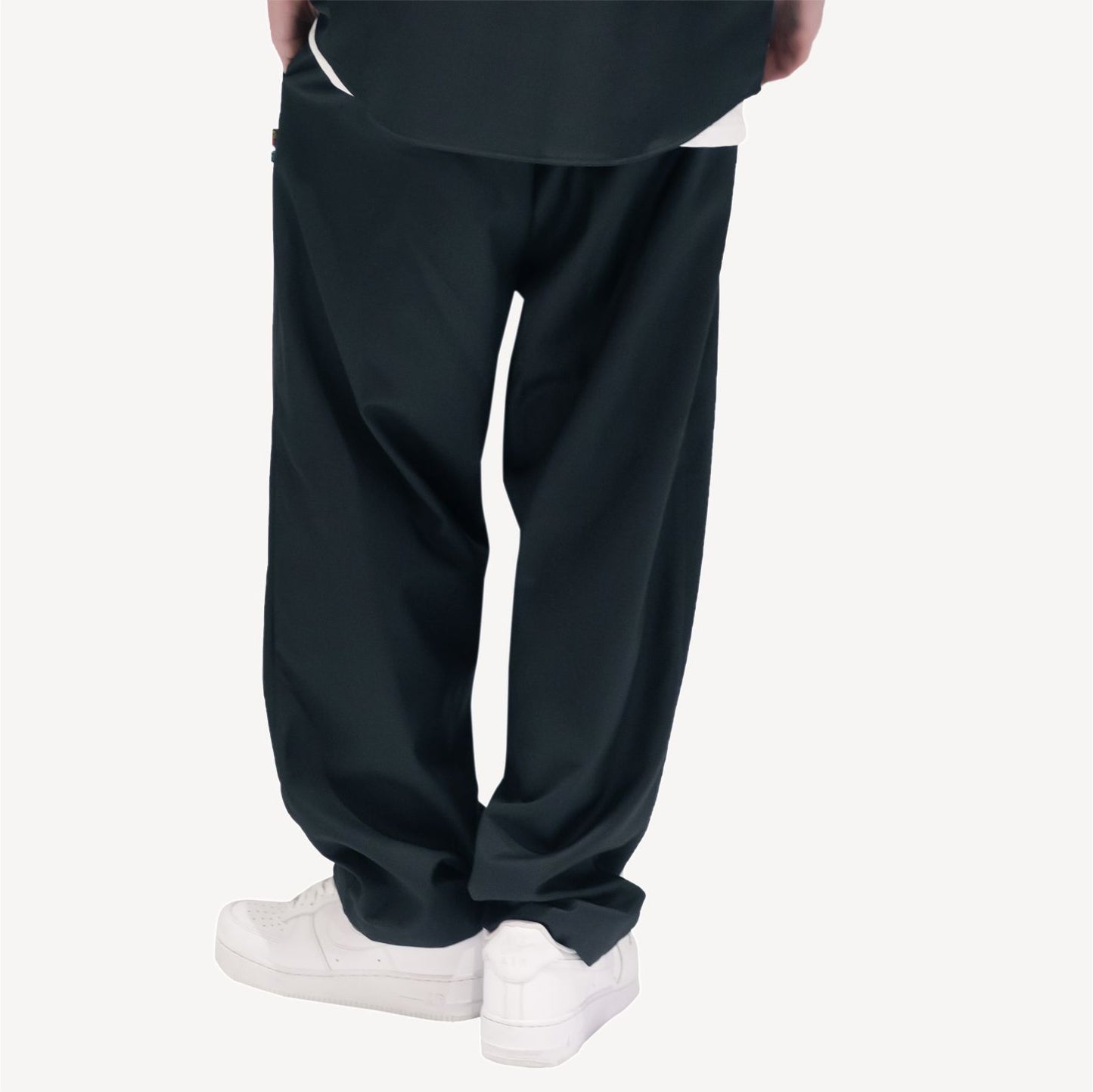 PoppinCxKeeping Crossover A suit of overalls and shirts